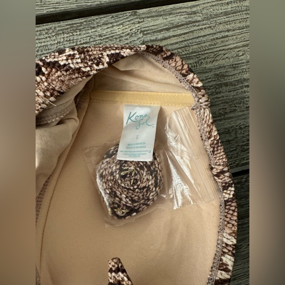 Women’s Kona Sol Convertible Halter Swimsuit, Snakeskin, Sz SM & MED - Picture 3 of 4